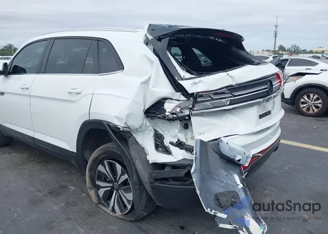 2024 Volkswagen Atlas Cross Sport 2.0T Se z USA, uszkodzony, nr VIN 1V2DE2CA8RC228454